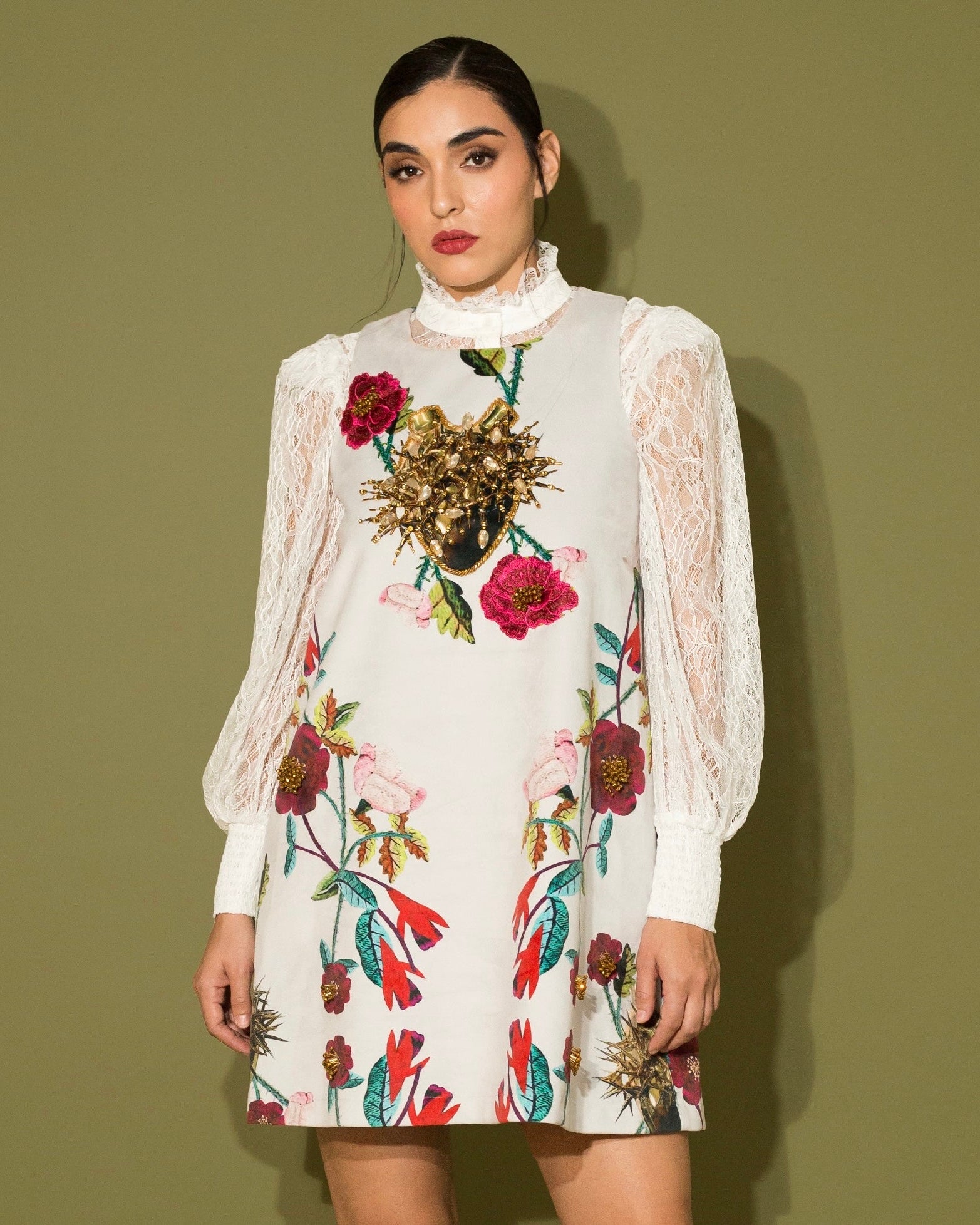 Vestido off white con cactus y flores