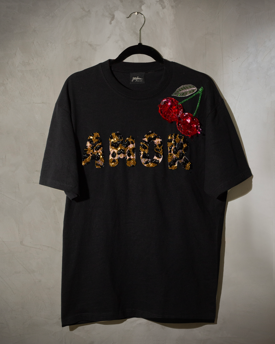 T shirt negra AMOR animal print bordada