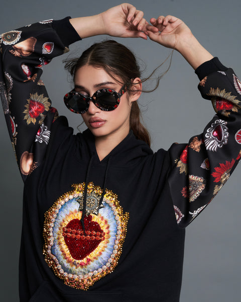 Hoodie negra Sagrado Corazón