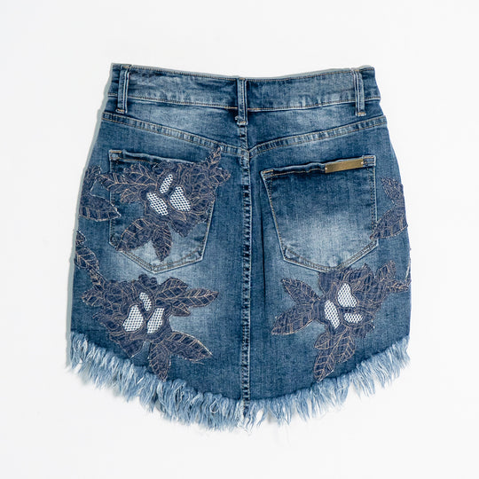 Denim mini skirt aplicaciones
