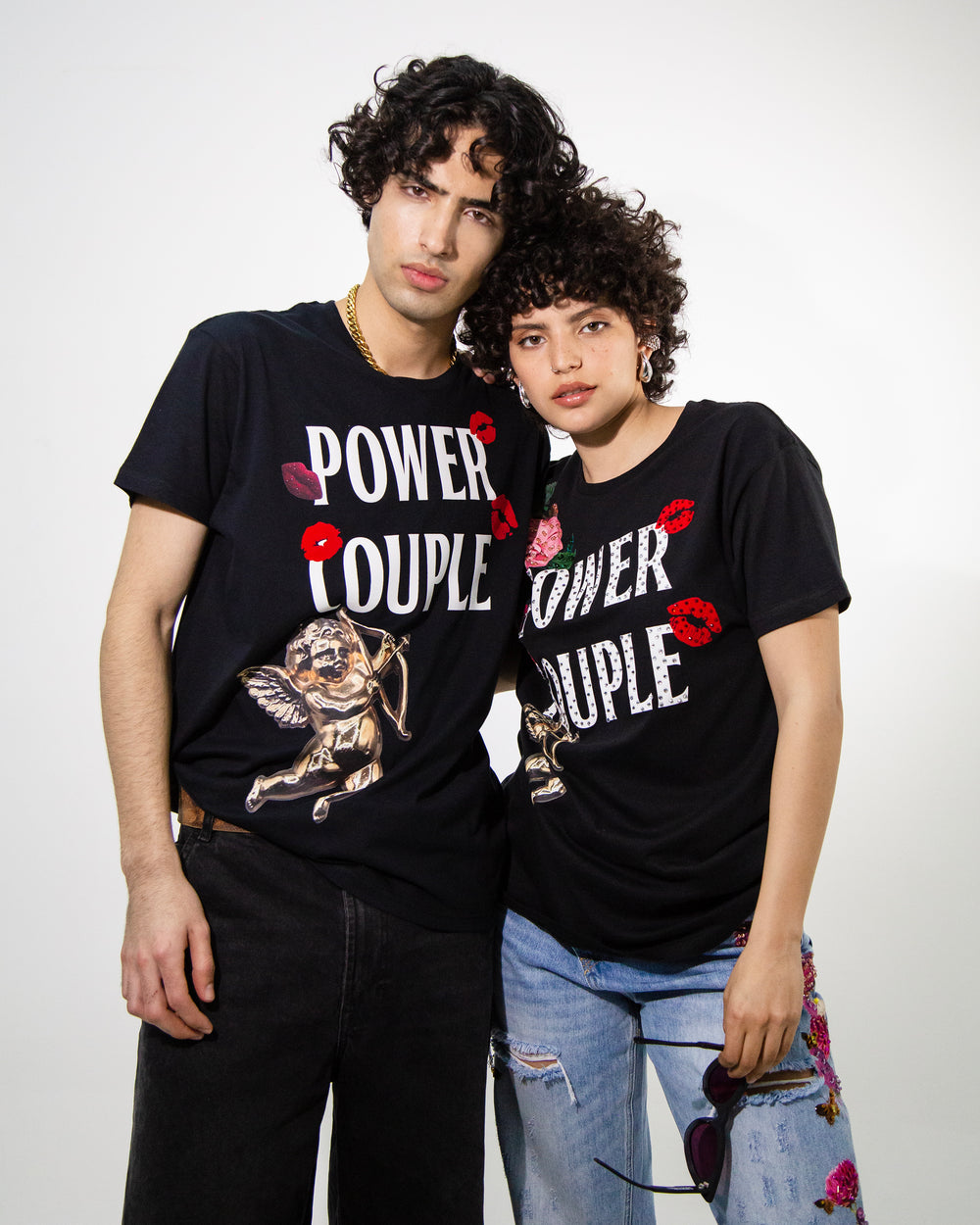 T shirt negra Power Couple bordada