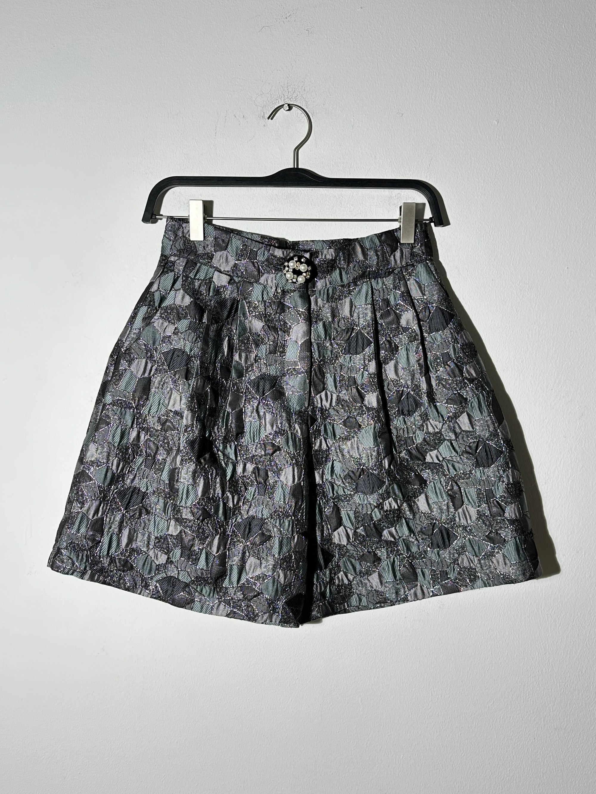 Short gris brocado
