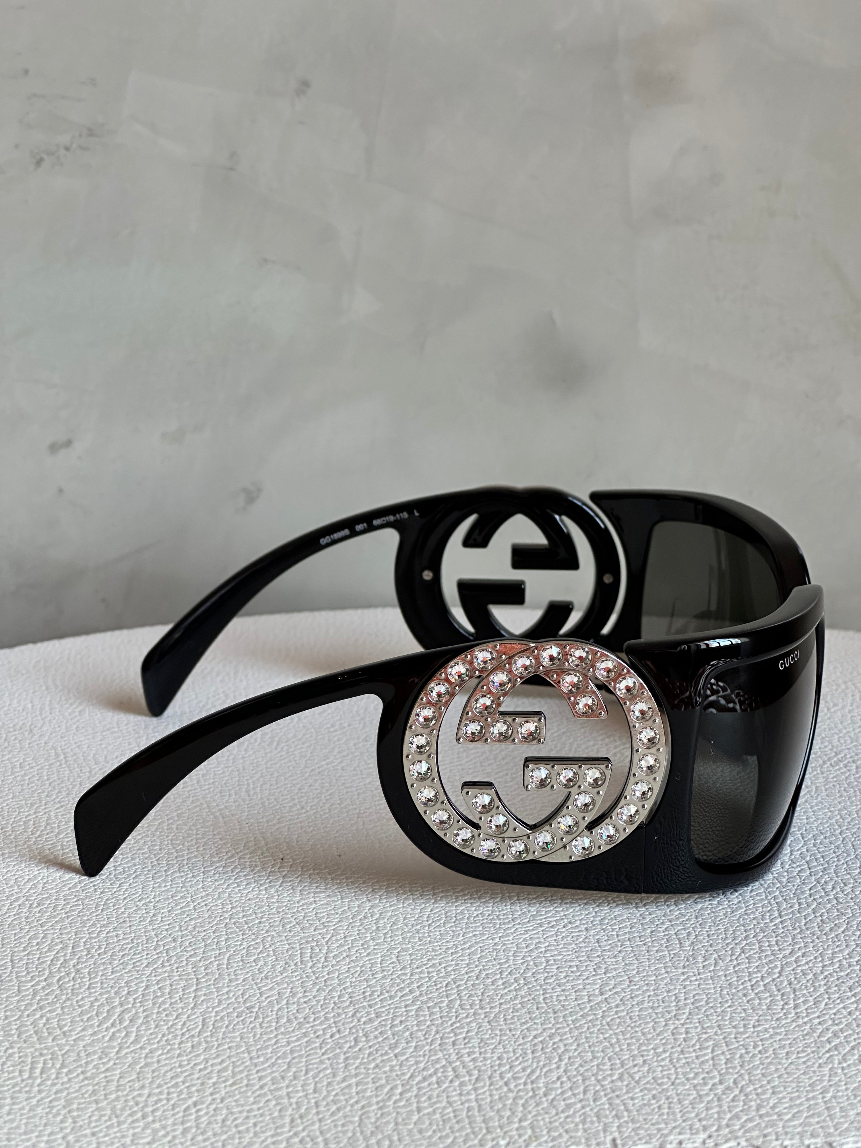GUCCI Rectangular frame sunglasses