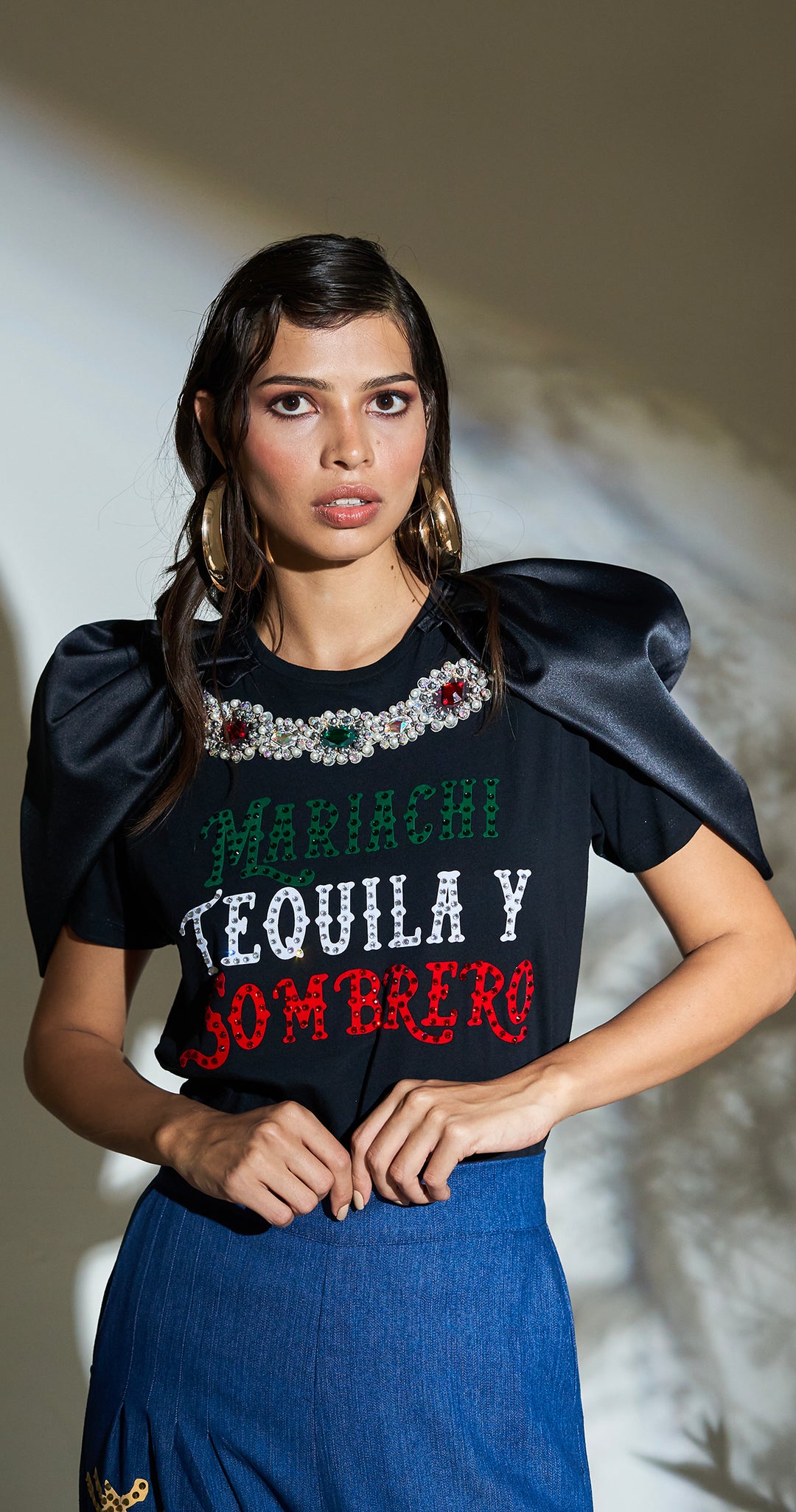 BLUSA NEGRA MARIACHI, TEQUILA Y SOMBRERO CON COLLAR