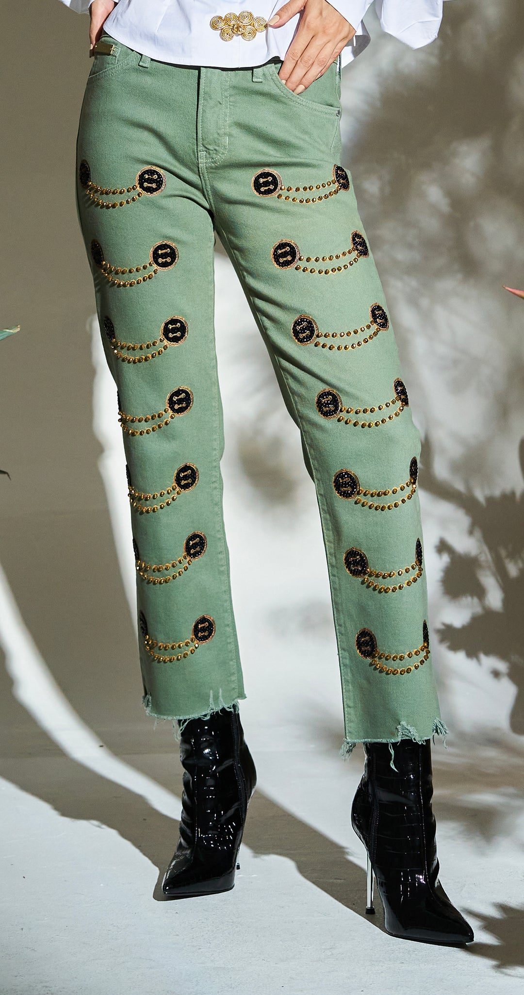 CROPPED JEANS BOTONADURA