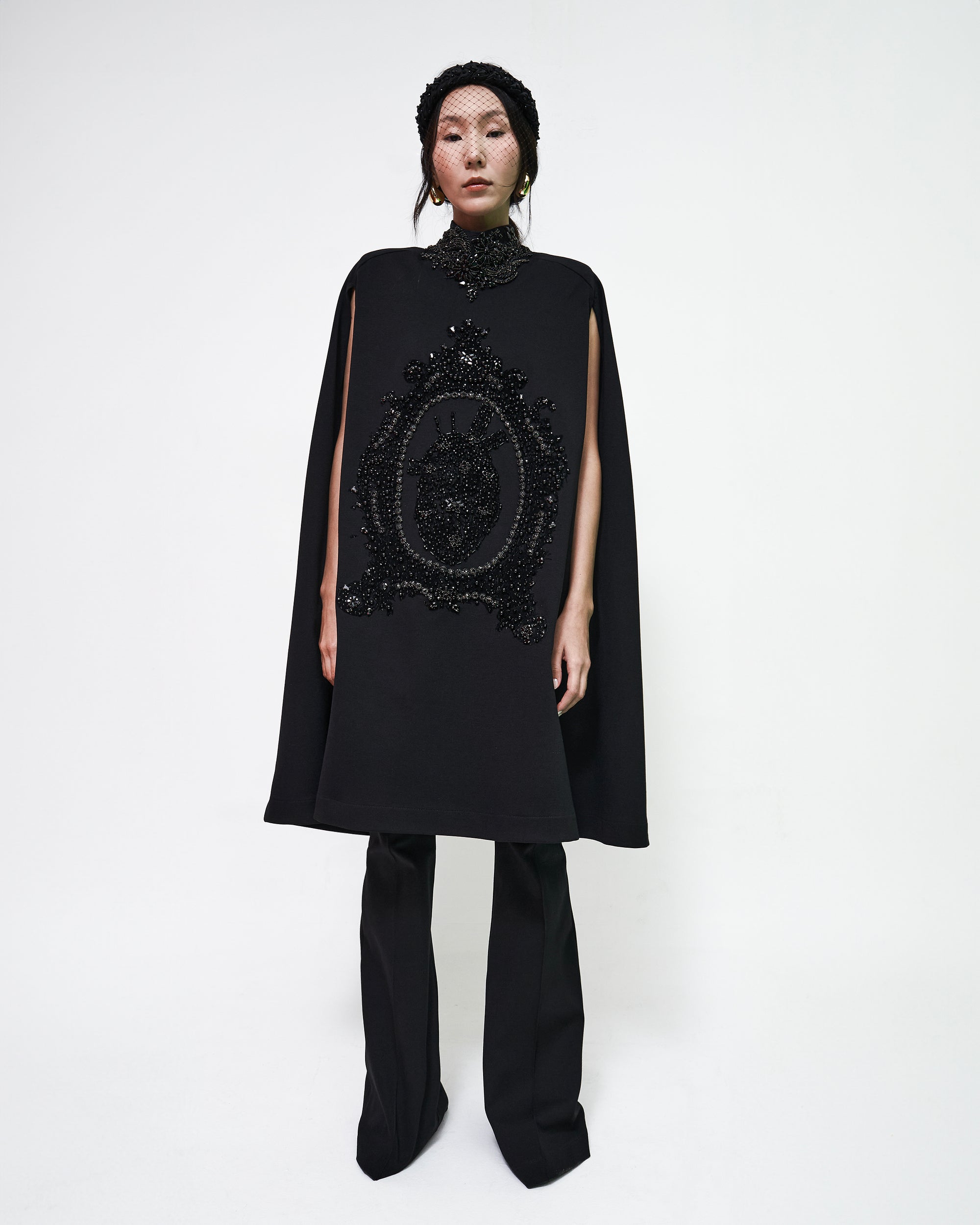 Coordinado negro Sagrado Corazón con cristales