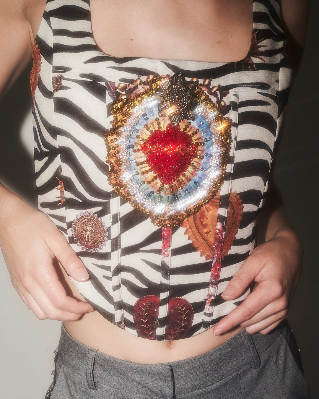 Corset zebra con sagrados corazones