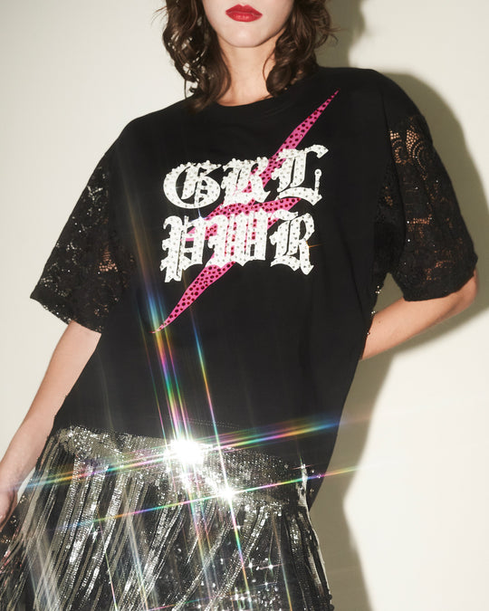 Cropped tee GRL PWR con mangas de encaje