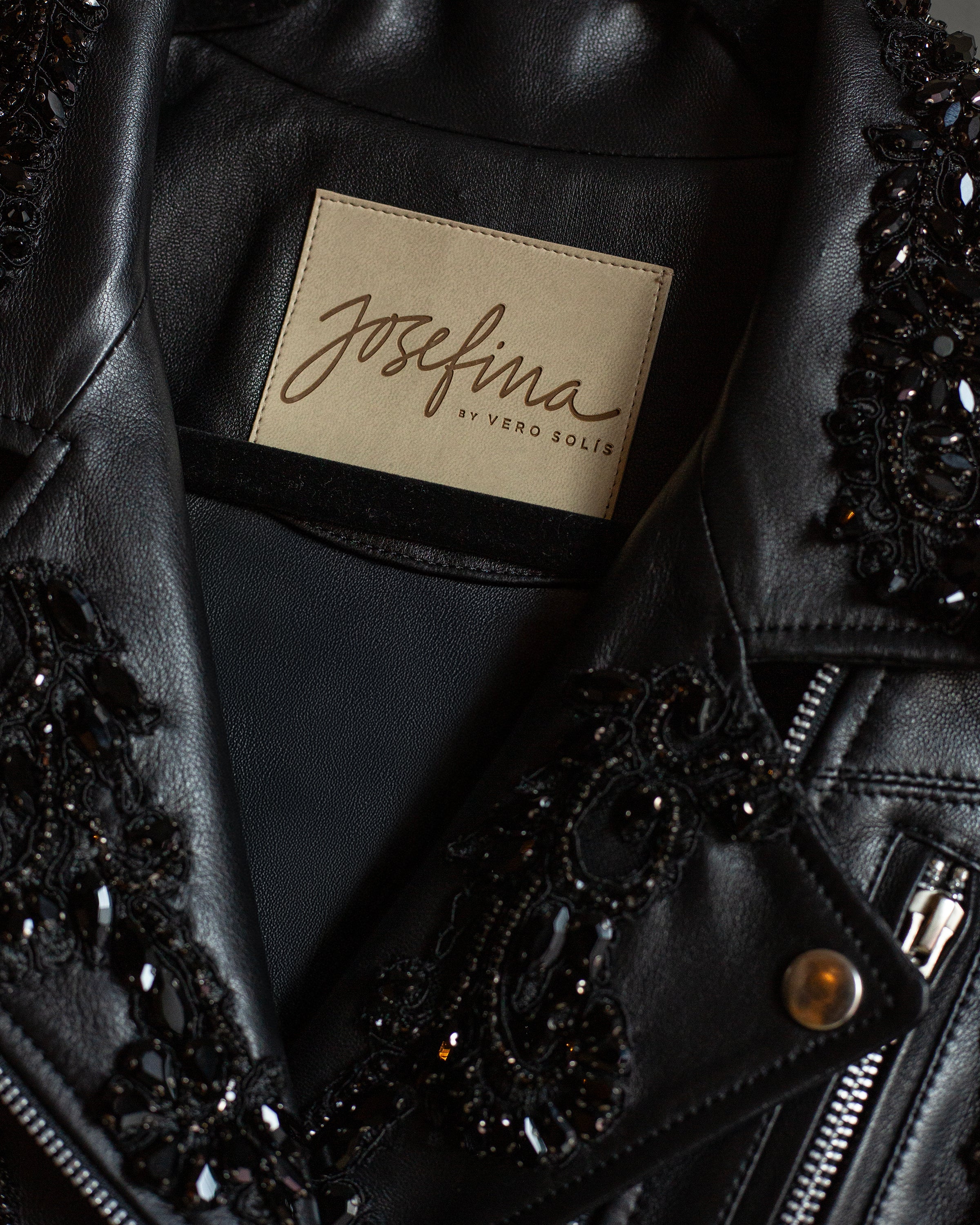 Biker jacket negra con cristales