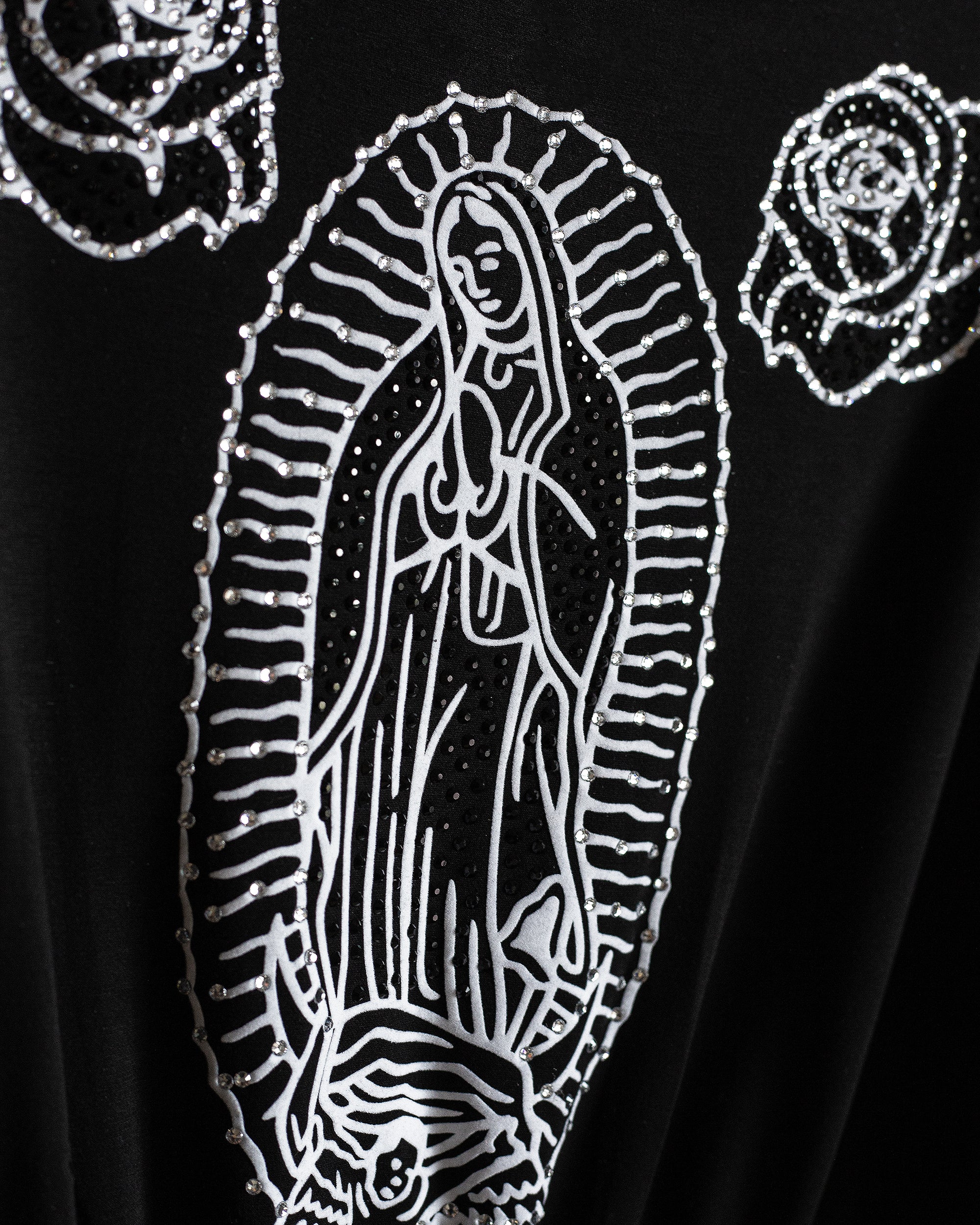 Vestido negro virgen con rosas