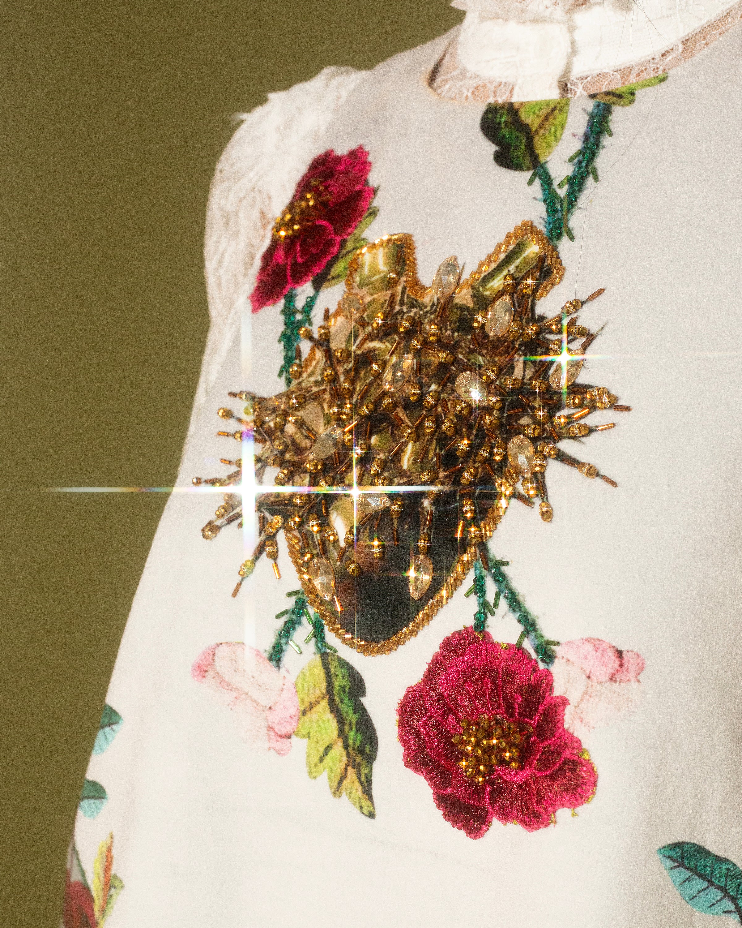 Vestido off white con cactus y flores