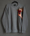 Sweatshirt gris con corazón bordado