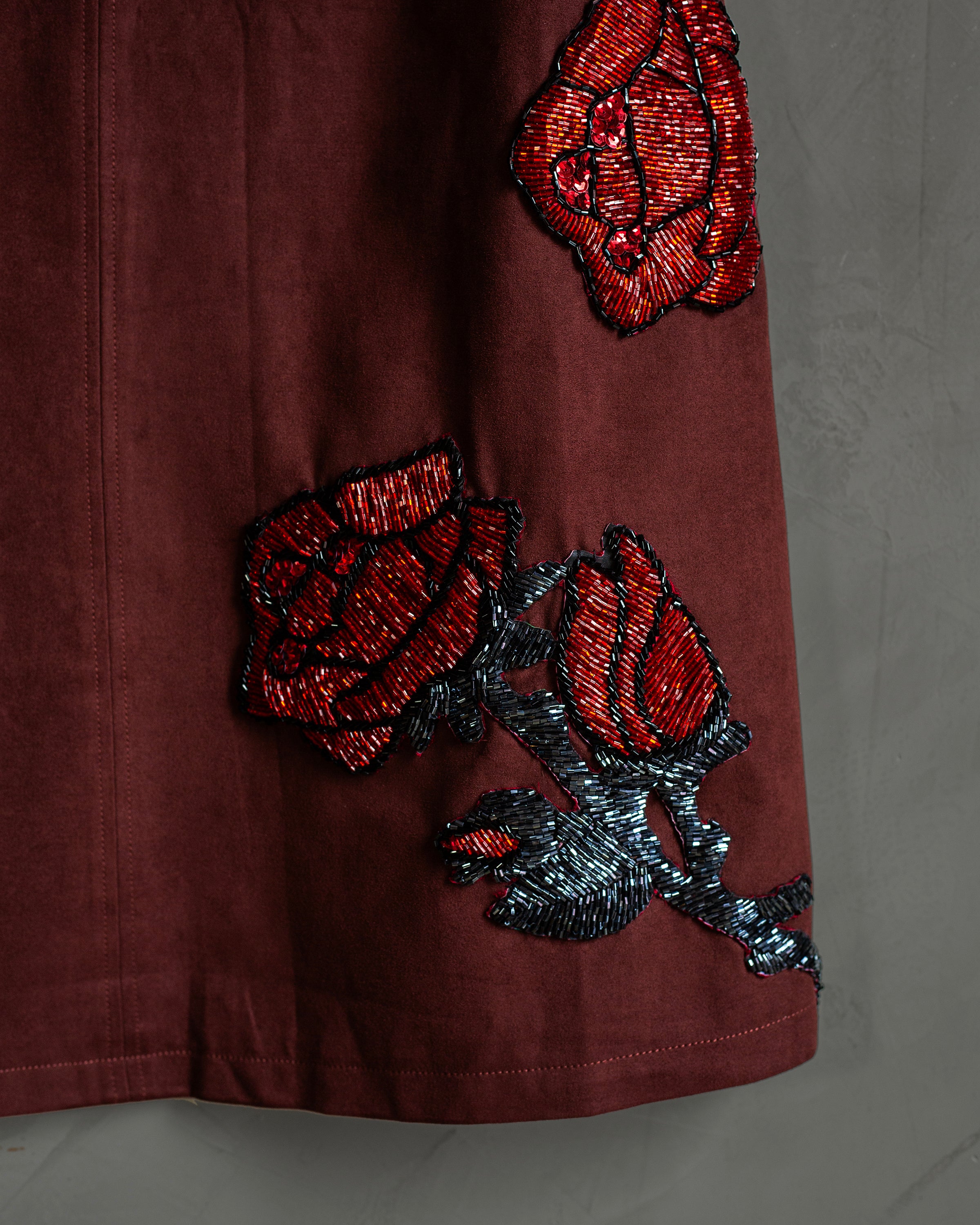 Vestido de gamuza con rosas