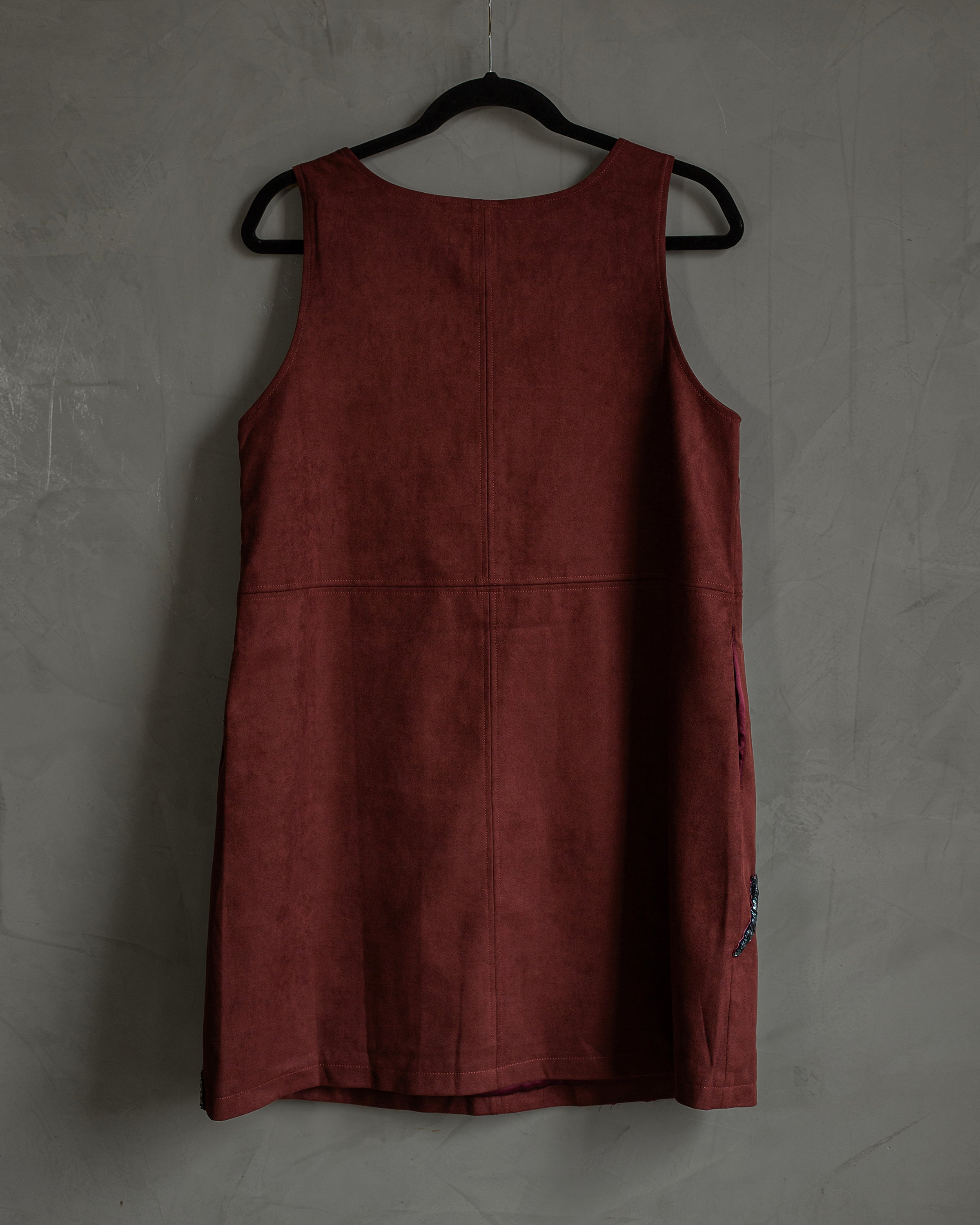 Vestido de gamuza con rosas