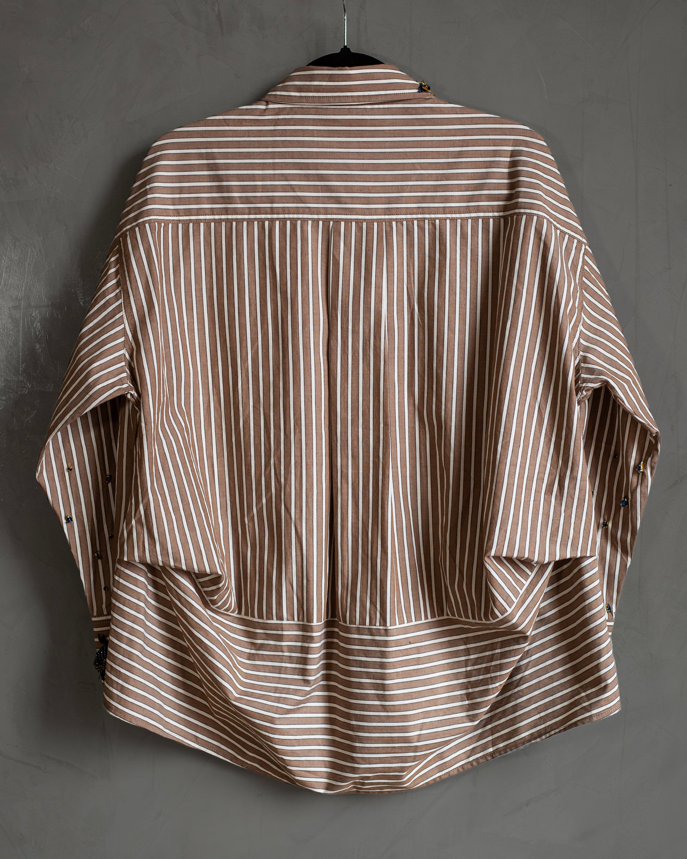 Camisera khaki rayas con aplicaciones