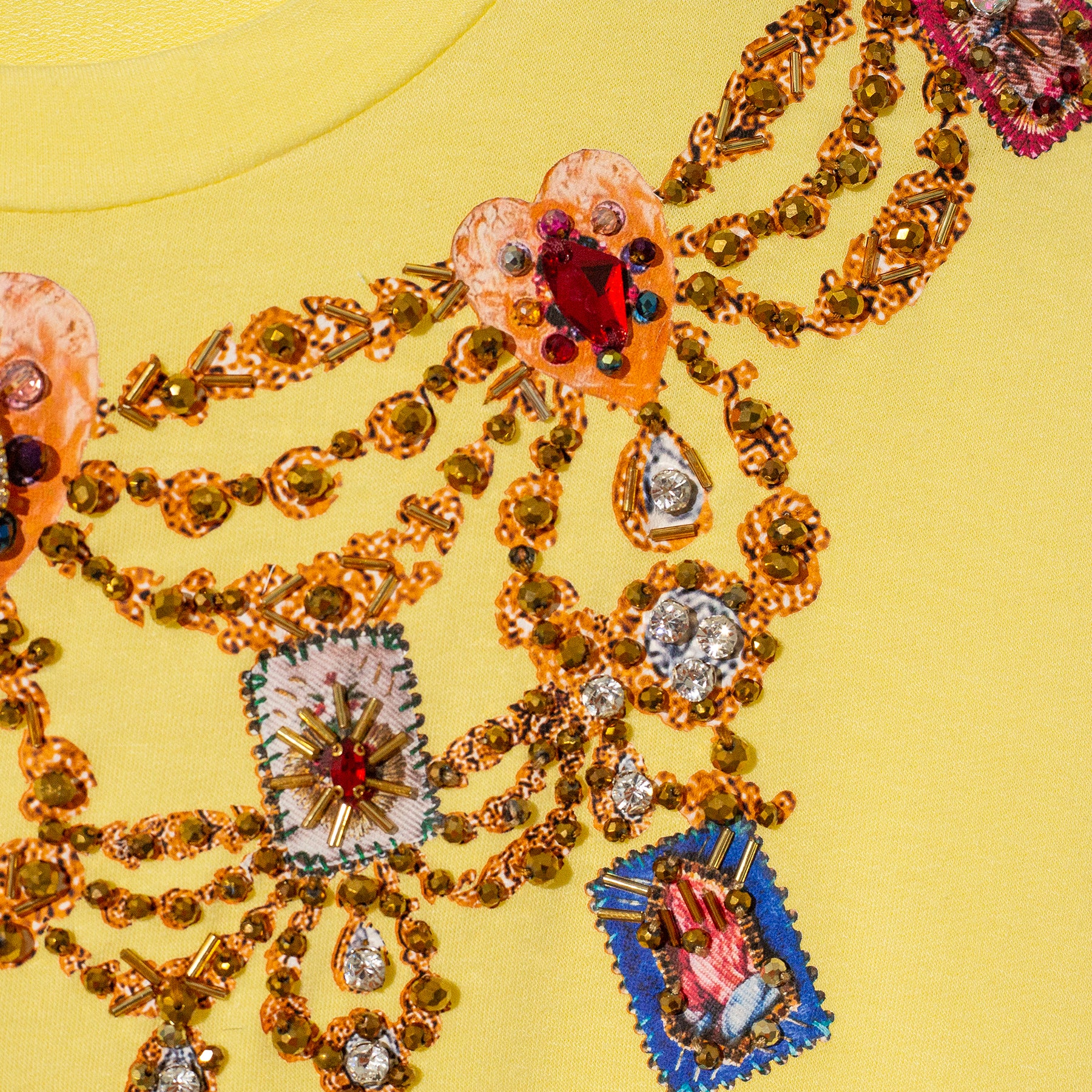 Coordinado amarillo collar escapularios