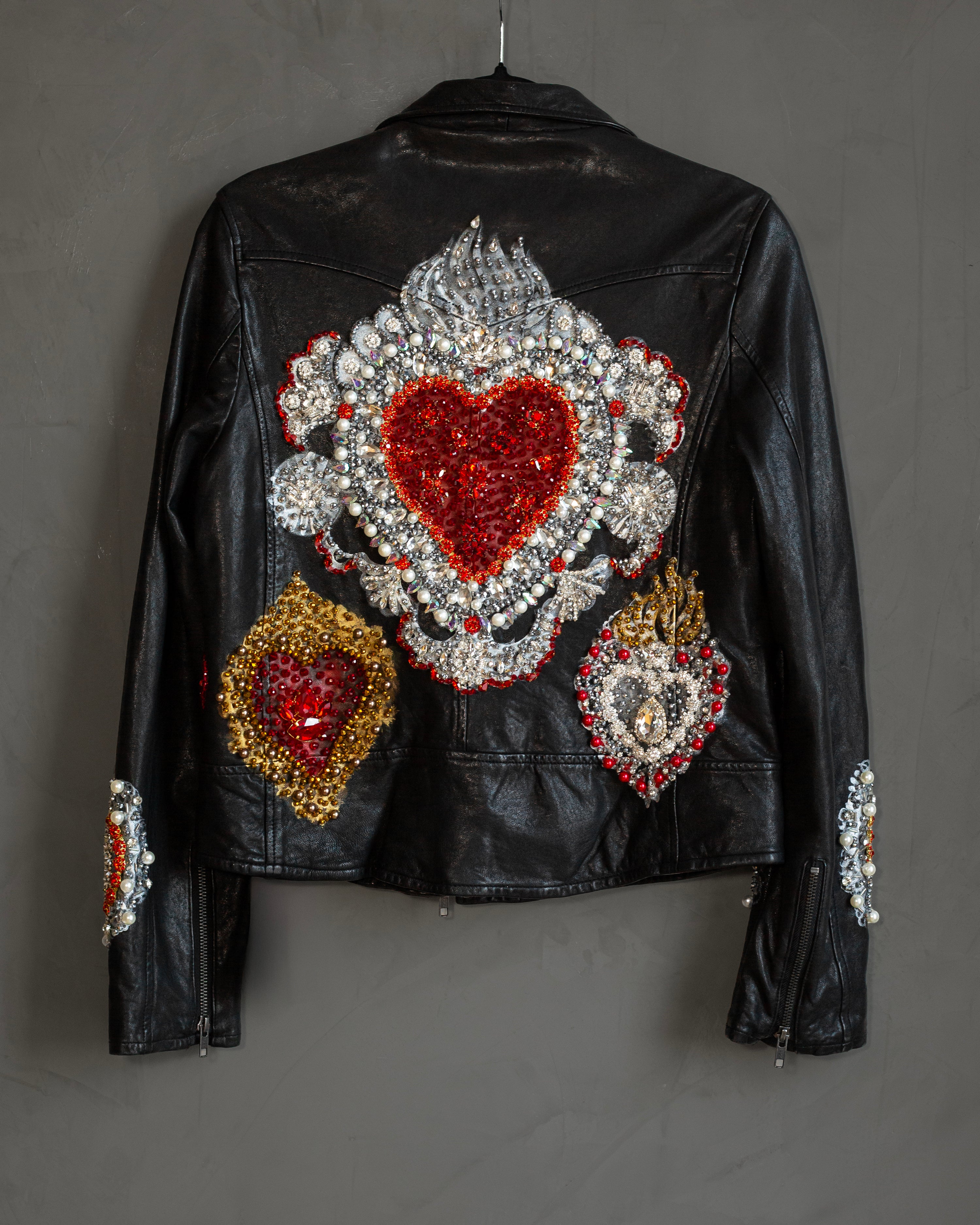 Biker pintada a mano corazones