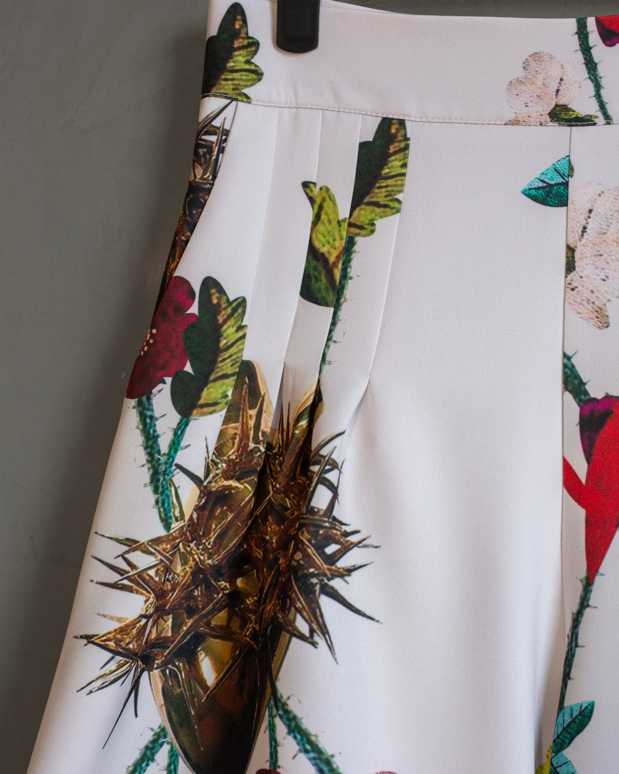 Pantalón off white con flores