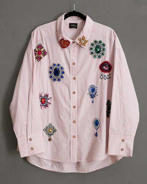 Camisera rayas rosa con joyas