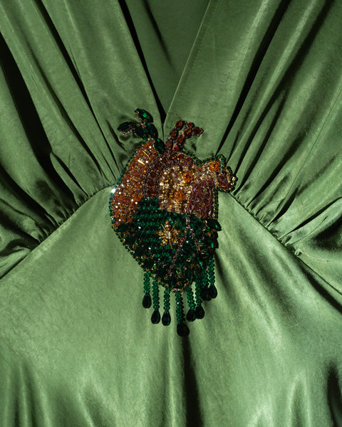 Vestido Largo Satin Verde Corazón Bordado
