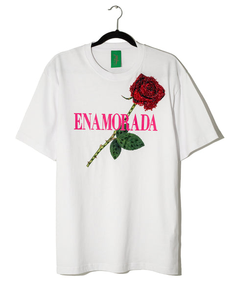 T shirt blanca Enamorada con rosa