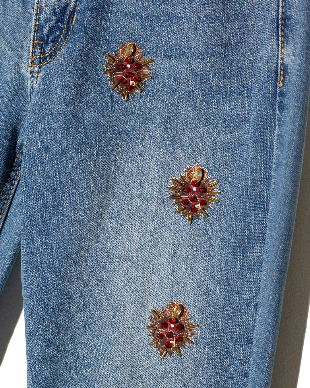 Flared jeans corazones y mariposas