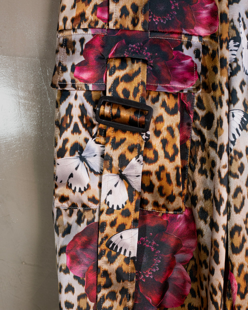 Pantalón cargo satinado animal print + rosas