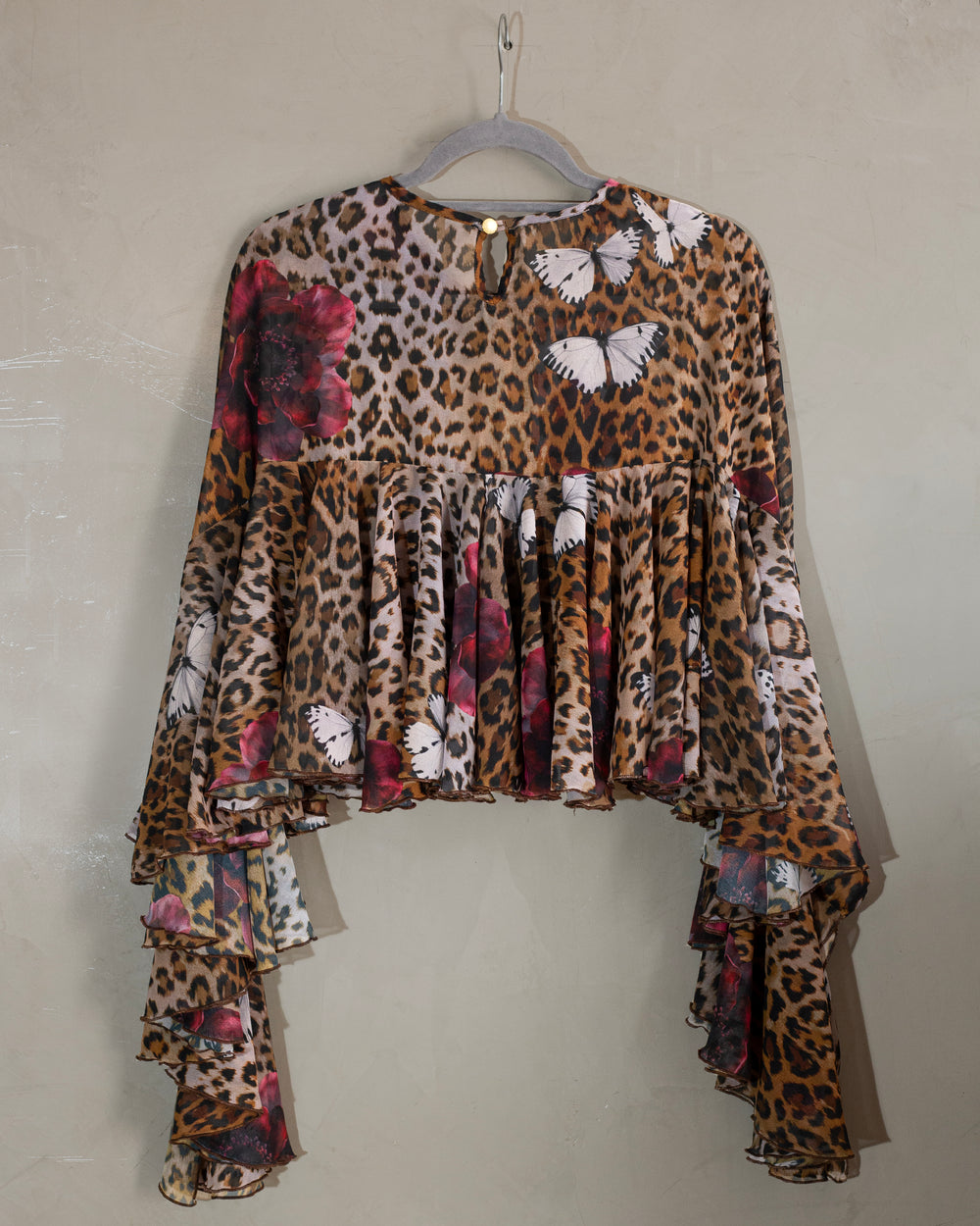 Top de chiffon con olan