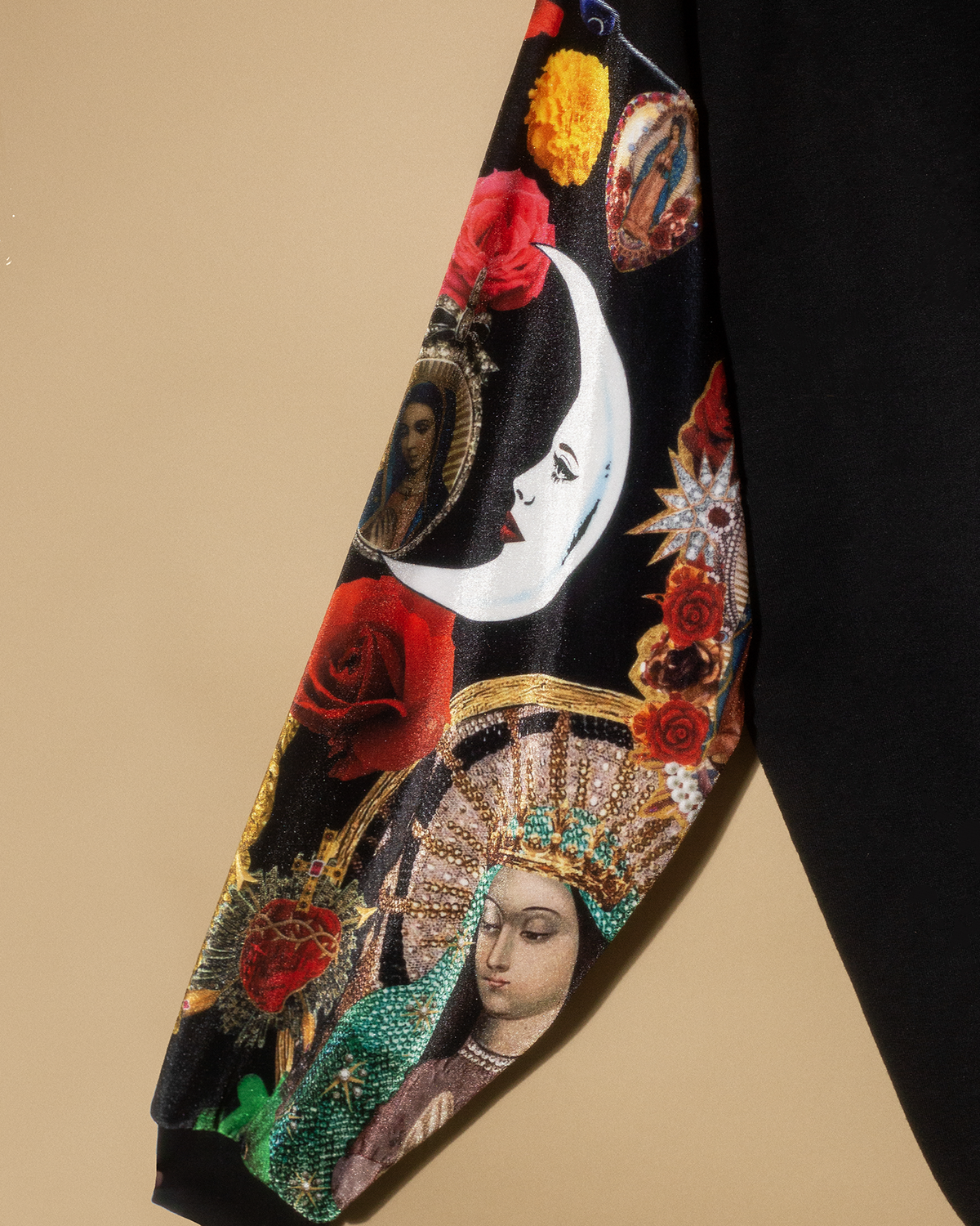 Sweatshirt negra Virgen