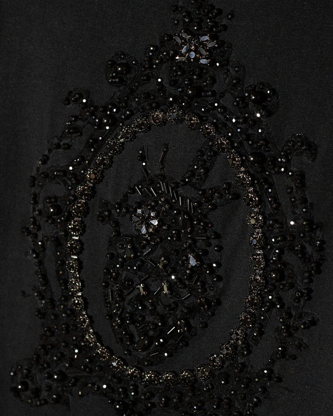 Black t shirt Medallón con cristales
