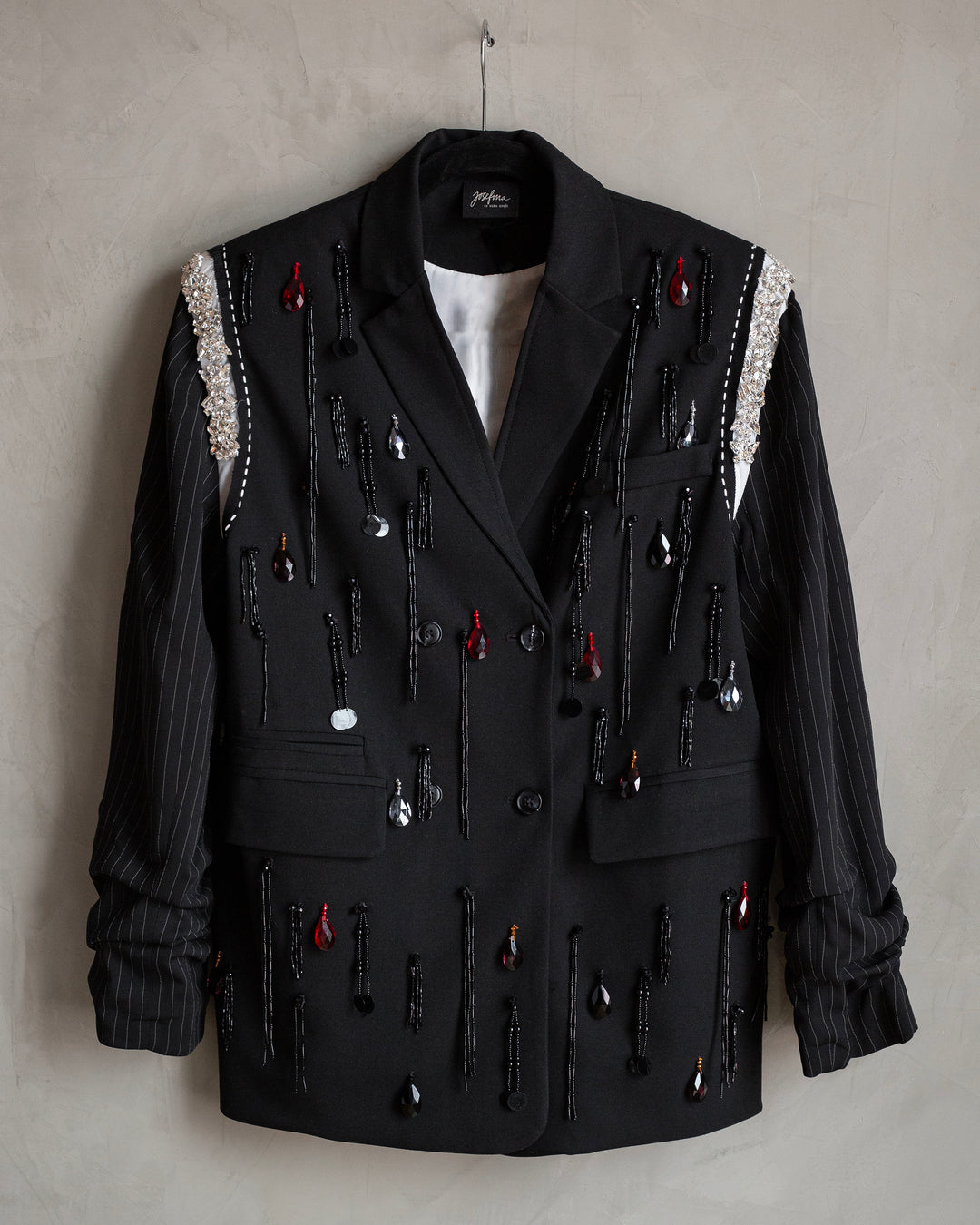 Blazer negro Fight like a girl con flecos bordados