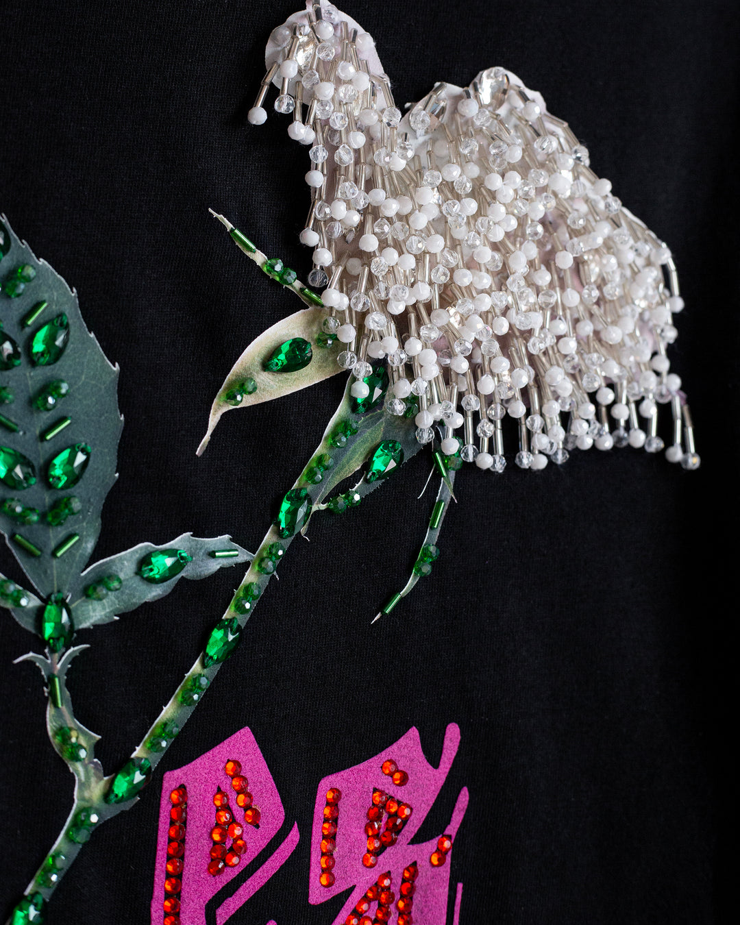 T shirt negra Flor es ser con cristales