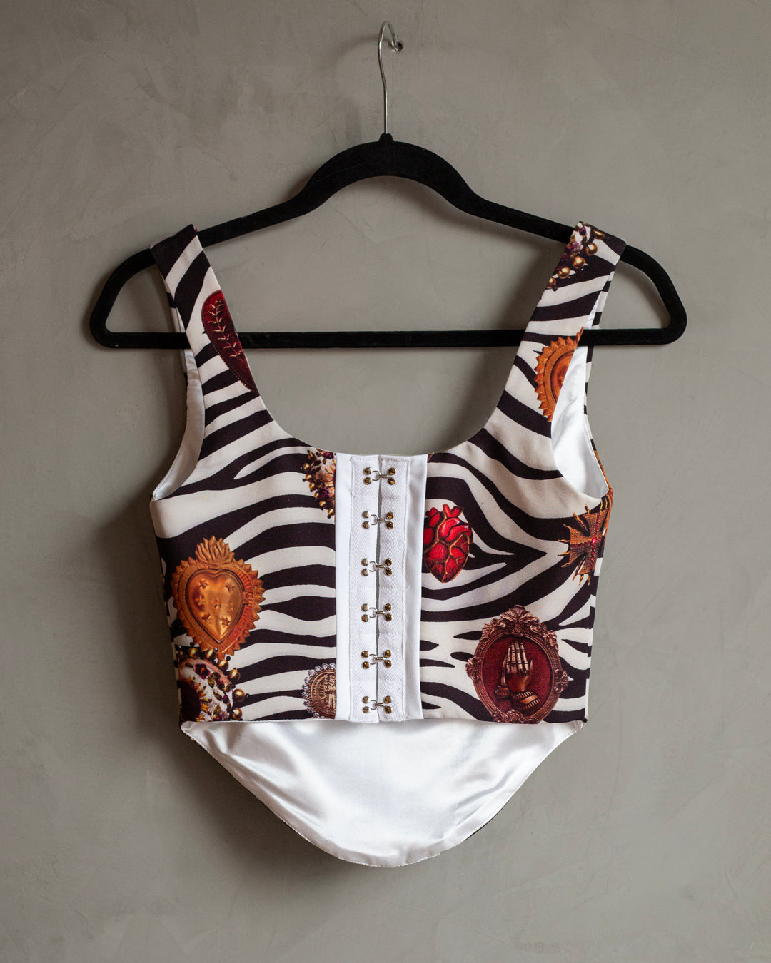Corset zebra con sagrados corazones