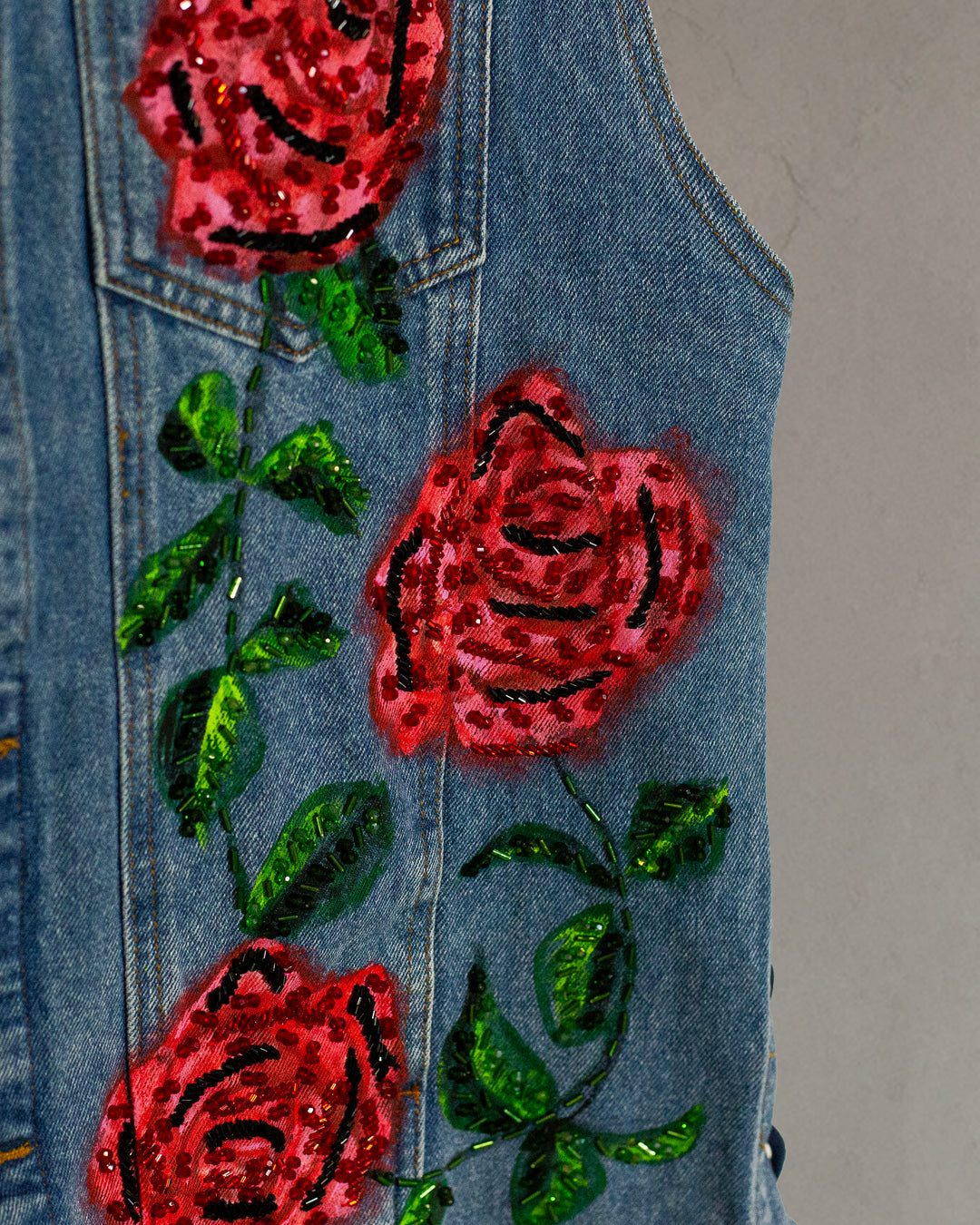 Chaleco denim Virgen de Guadalupe con rosas