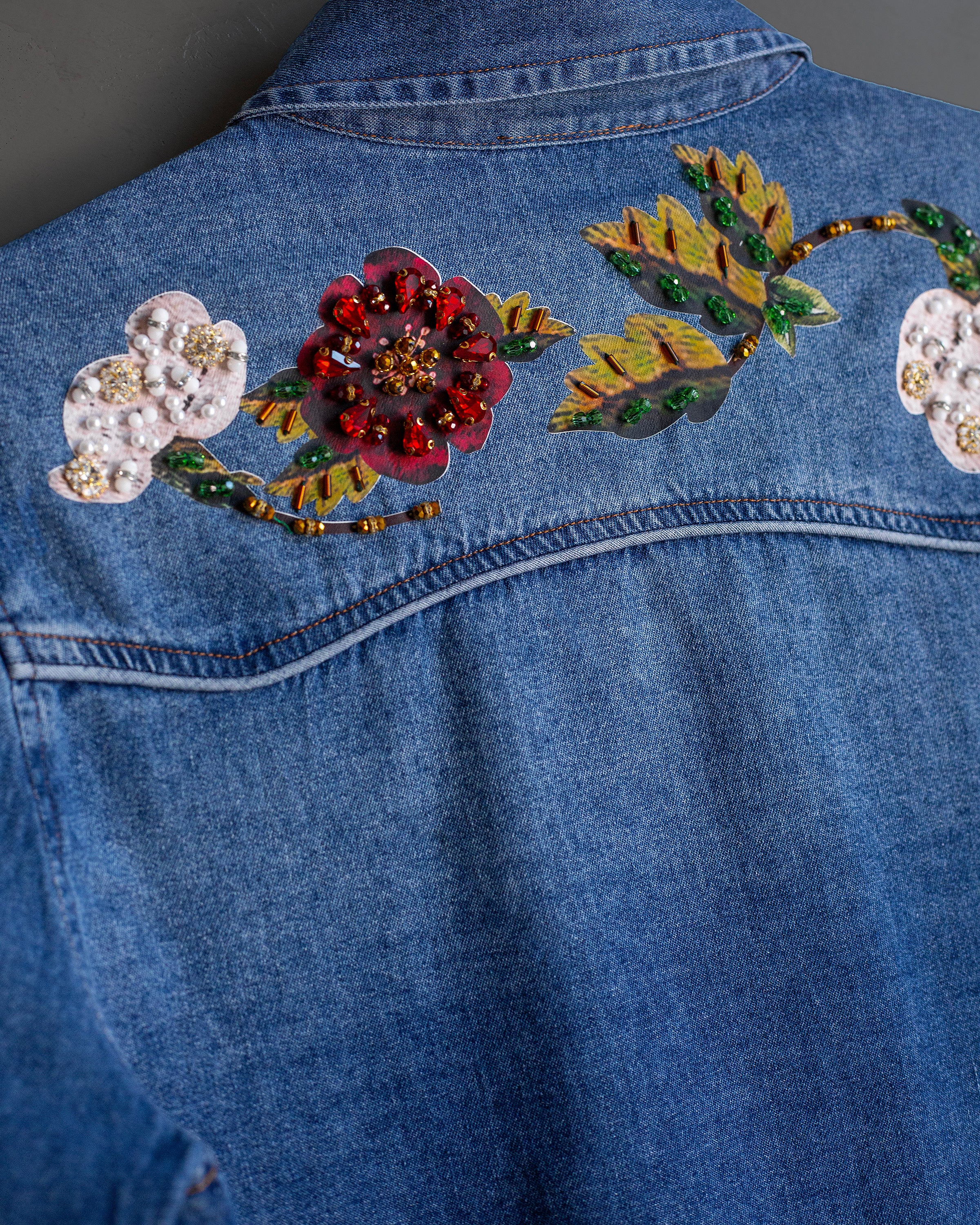 Sobrecamisa denim flores y grecas