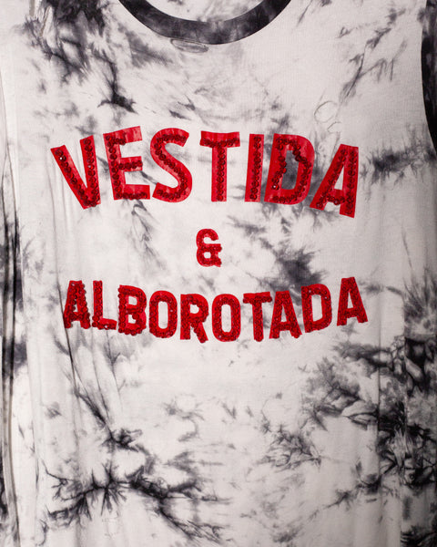 Camiseta vestida y alborotada