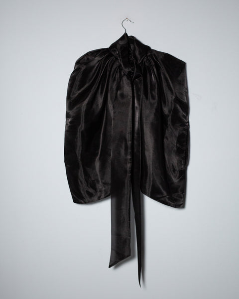Blusa de organza negra