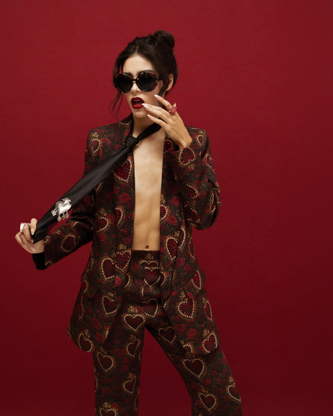 Tailored blazer rosas con corazones