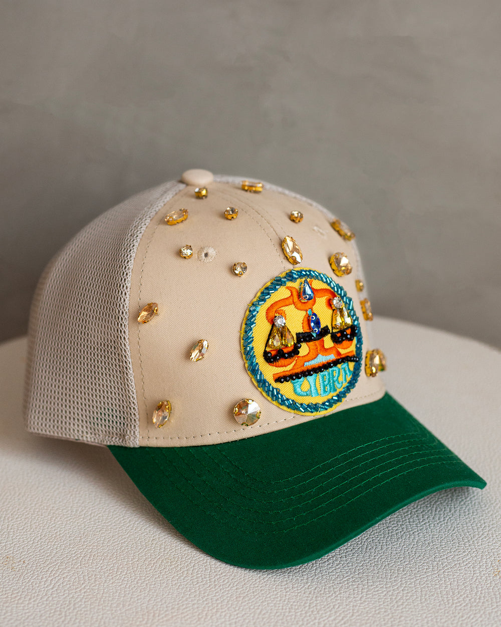 Trucker hat Libra