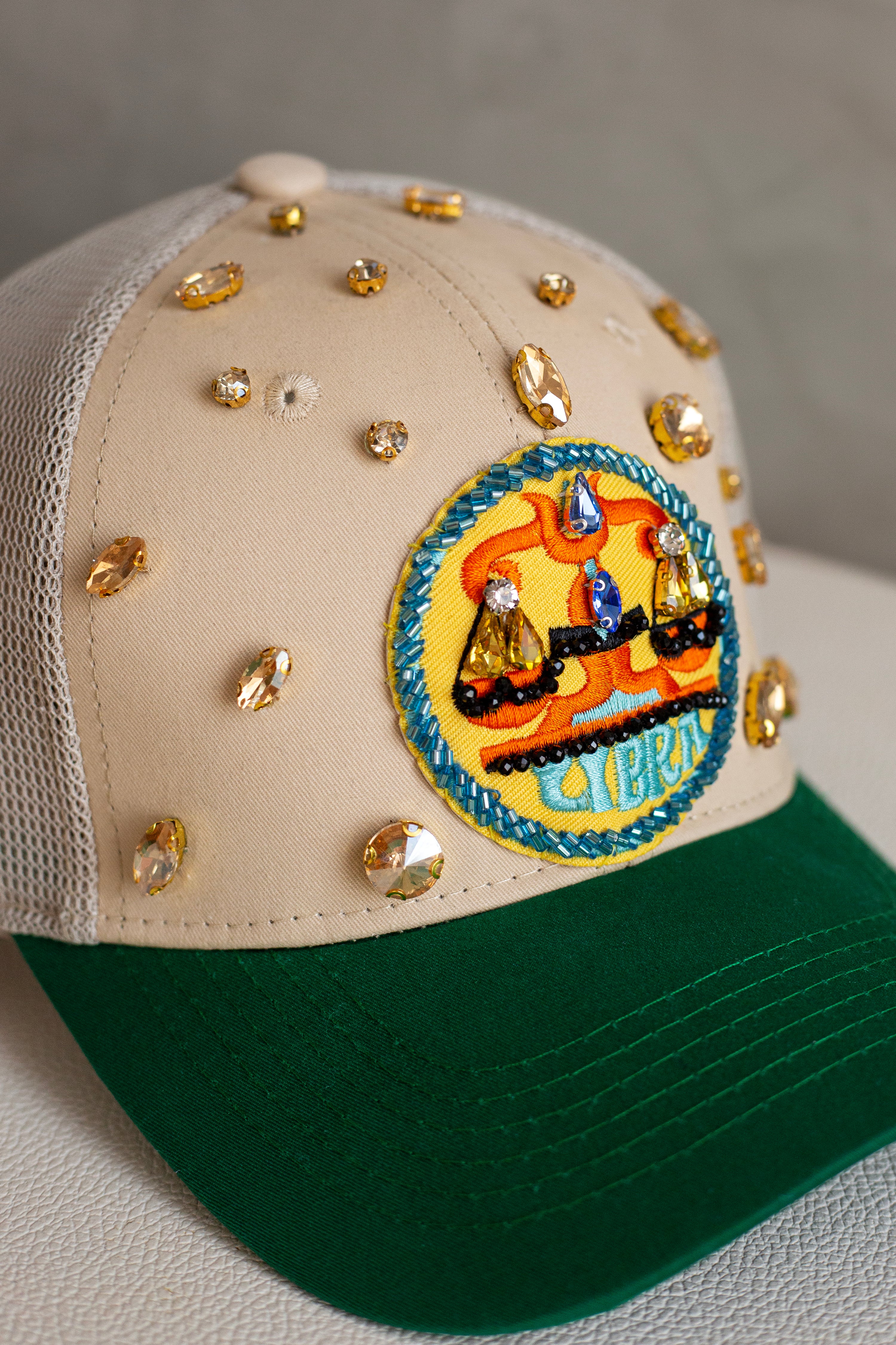 Trucker hat Libra