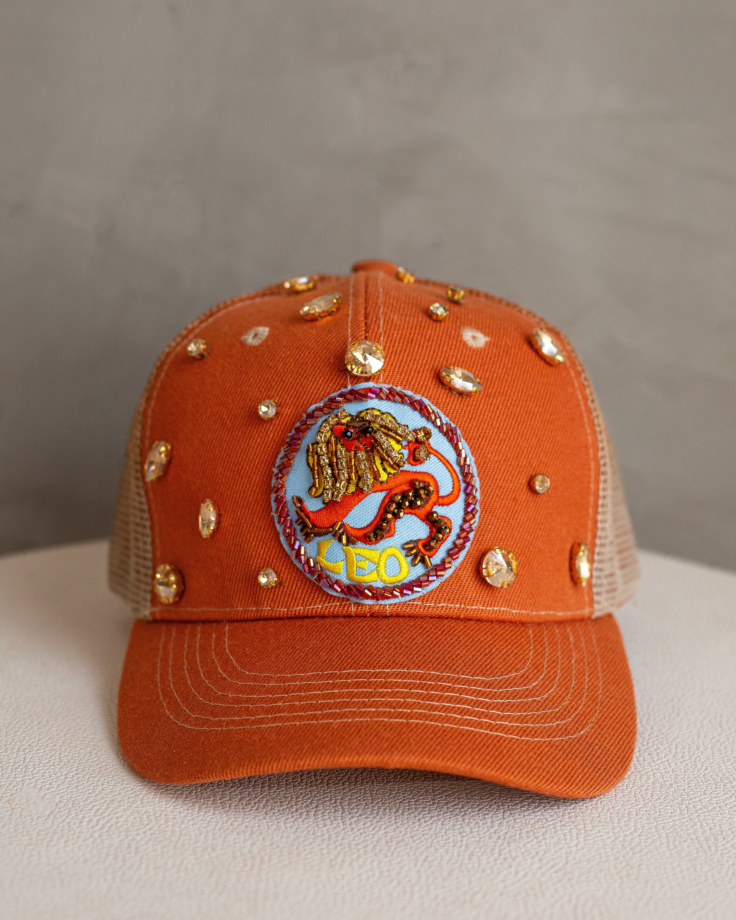 Trucker hat Leo