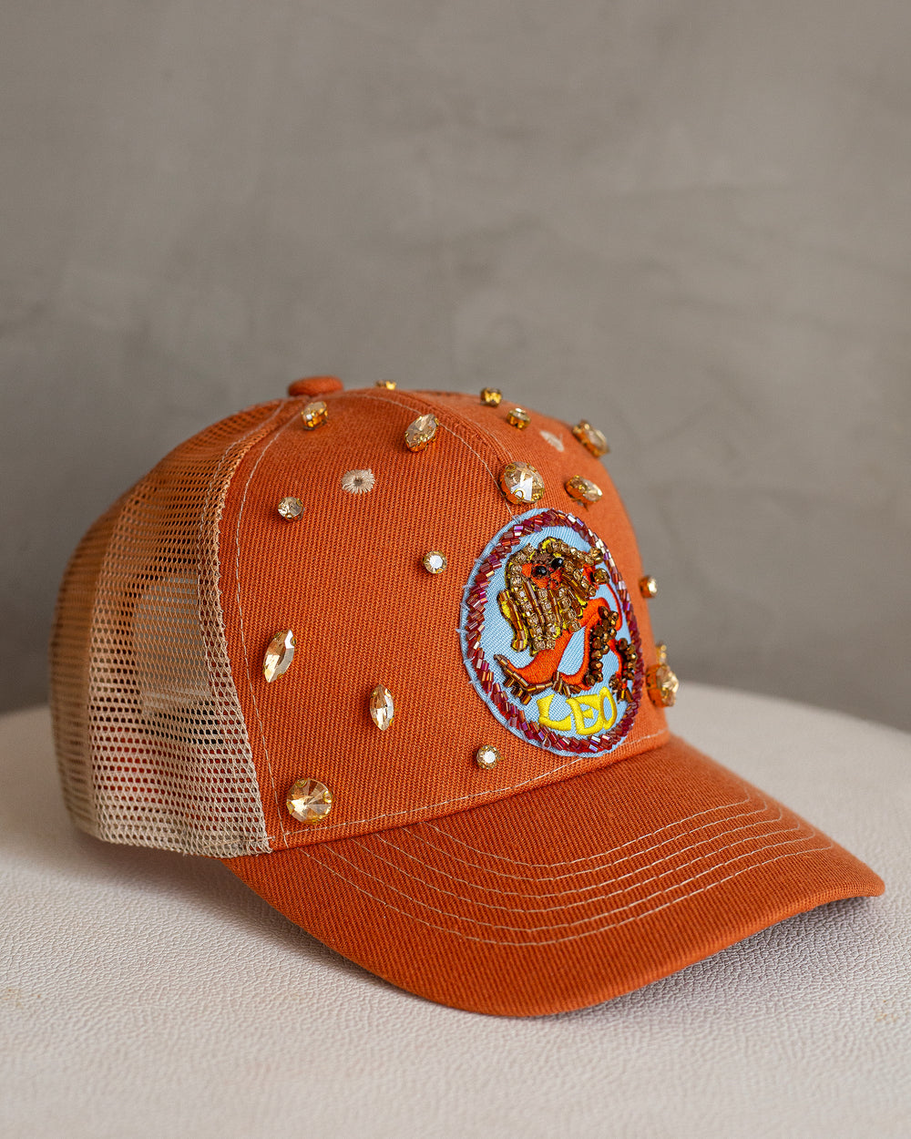 Trucker hat Leo