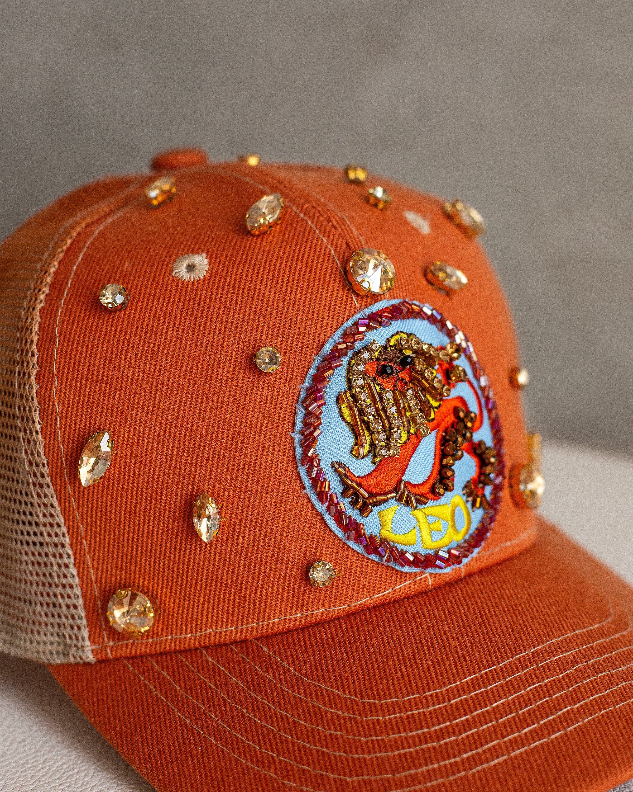 Trucker hat Leo