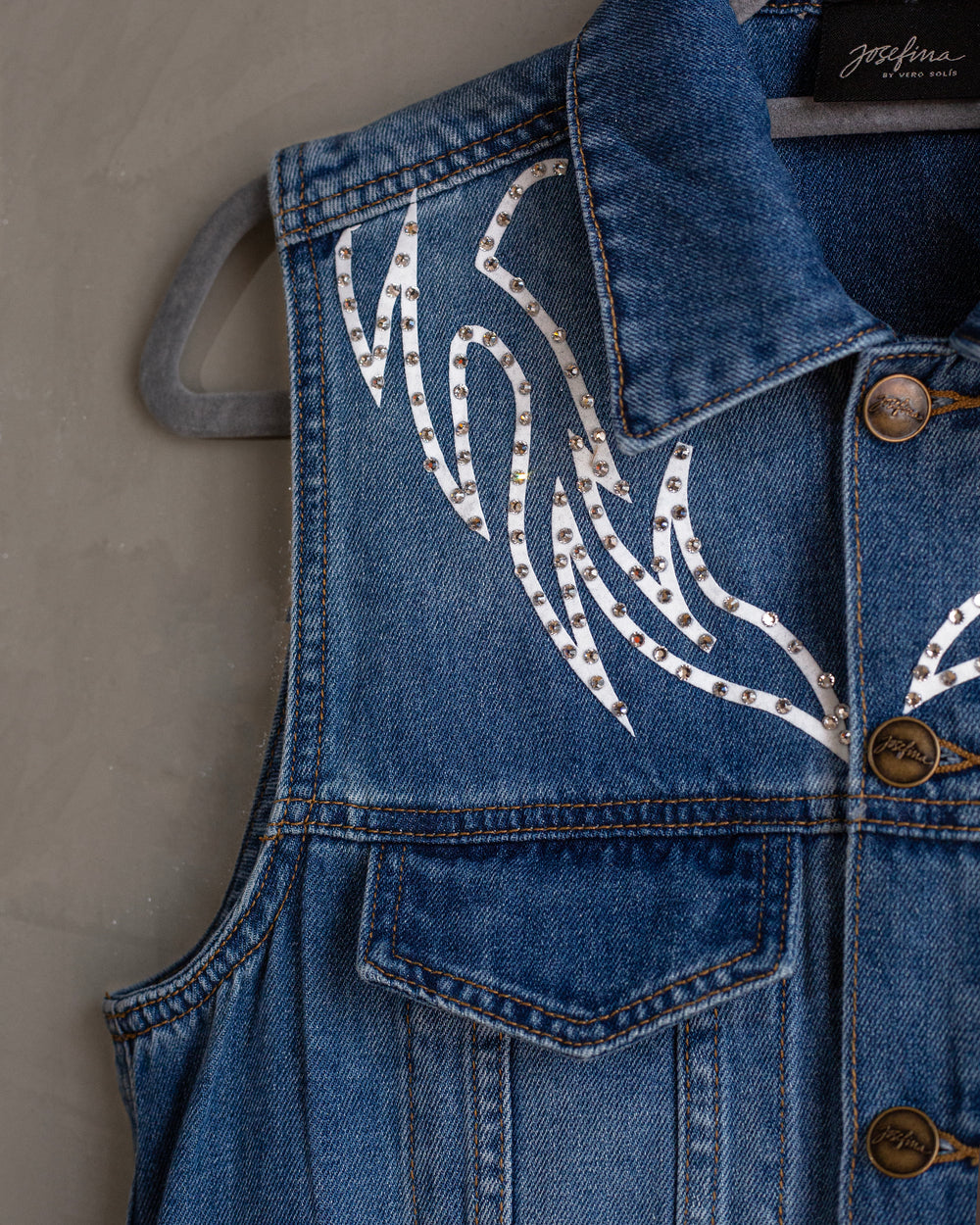 Vestido denim con grecas