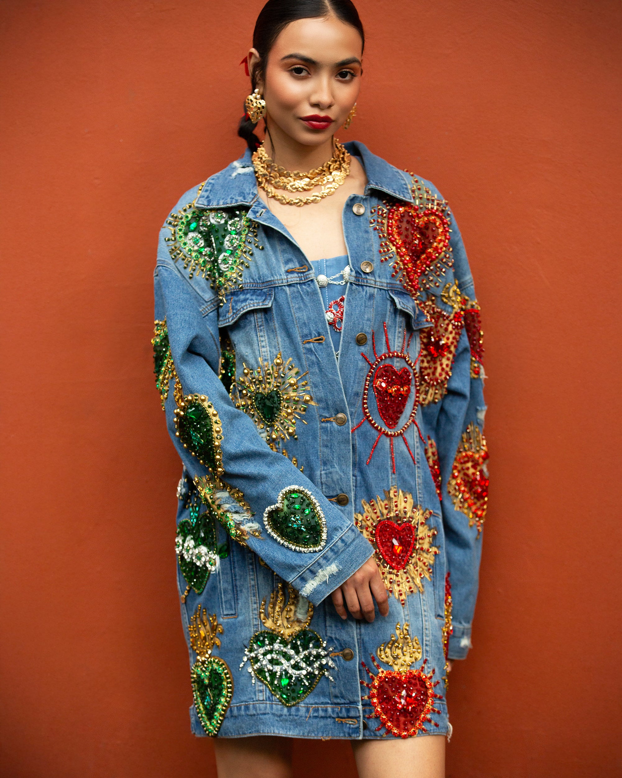 Oversized denim jacket Gallo y corazones