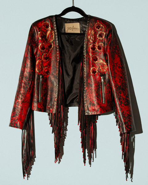Chamarra con flecos roja con corazón