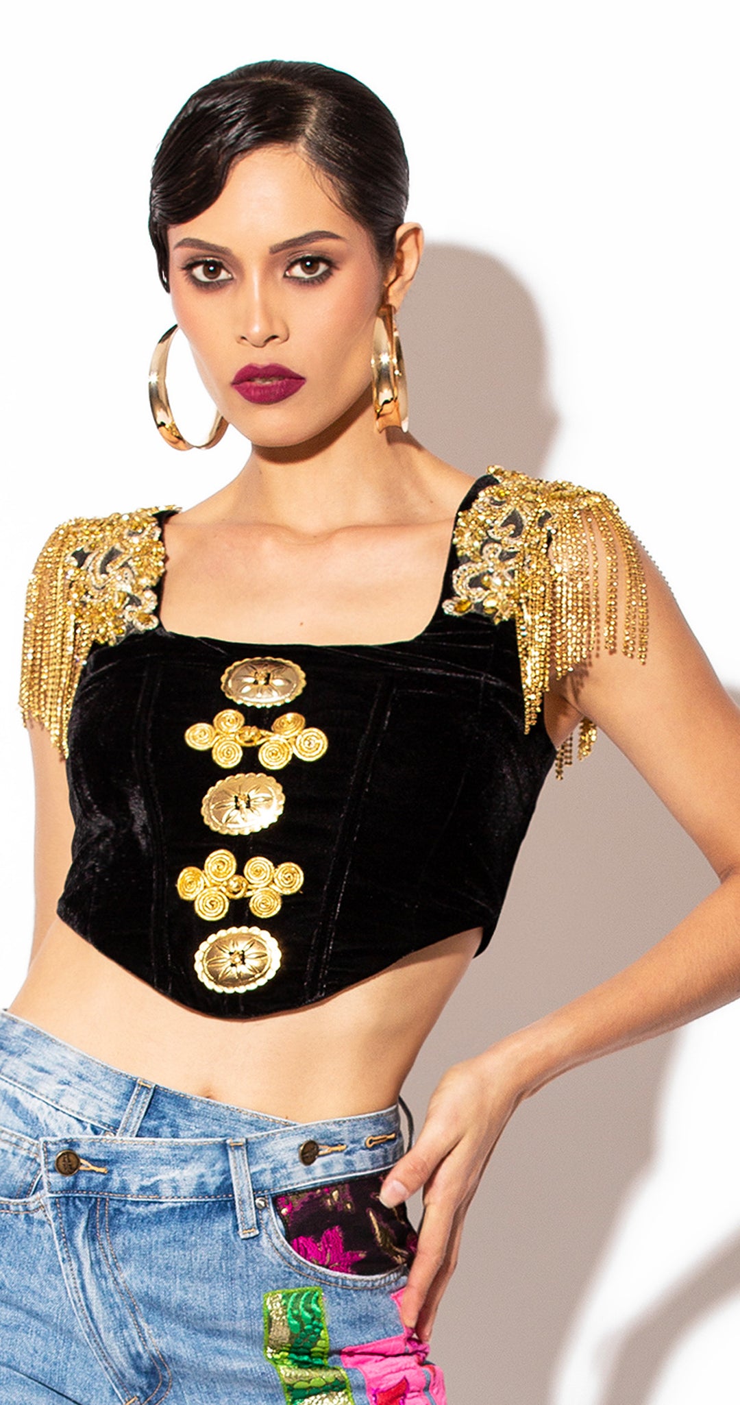 CORSET NEGRO VELVET CON FLECOS Y ALAMARES