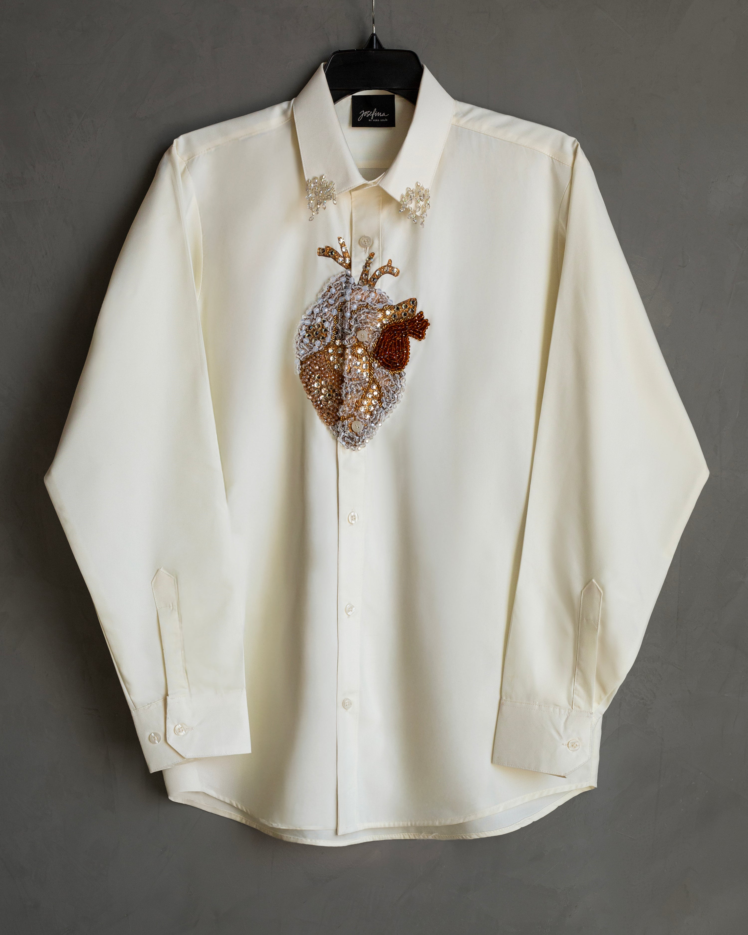 MUST HAVE - Camisera Corazón dorado