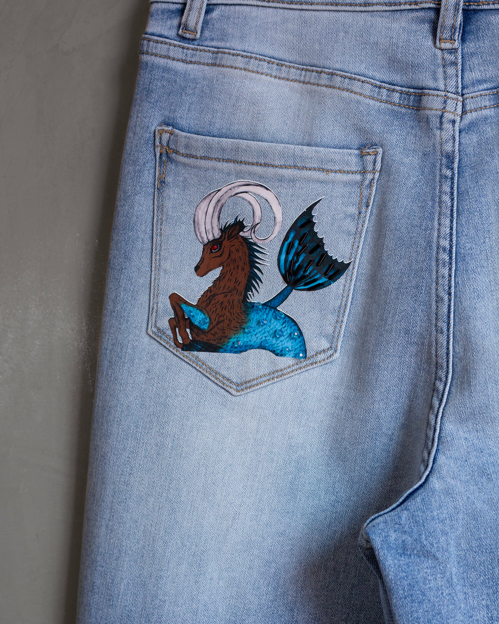Wide ripped jeans patches zodiaco
