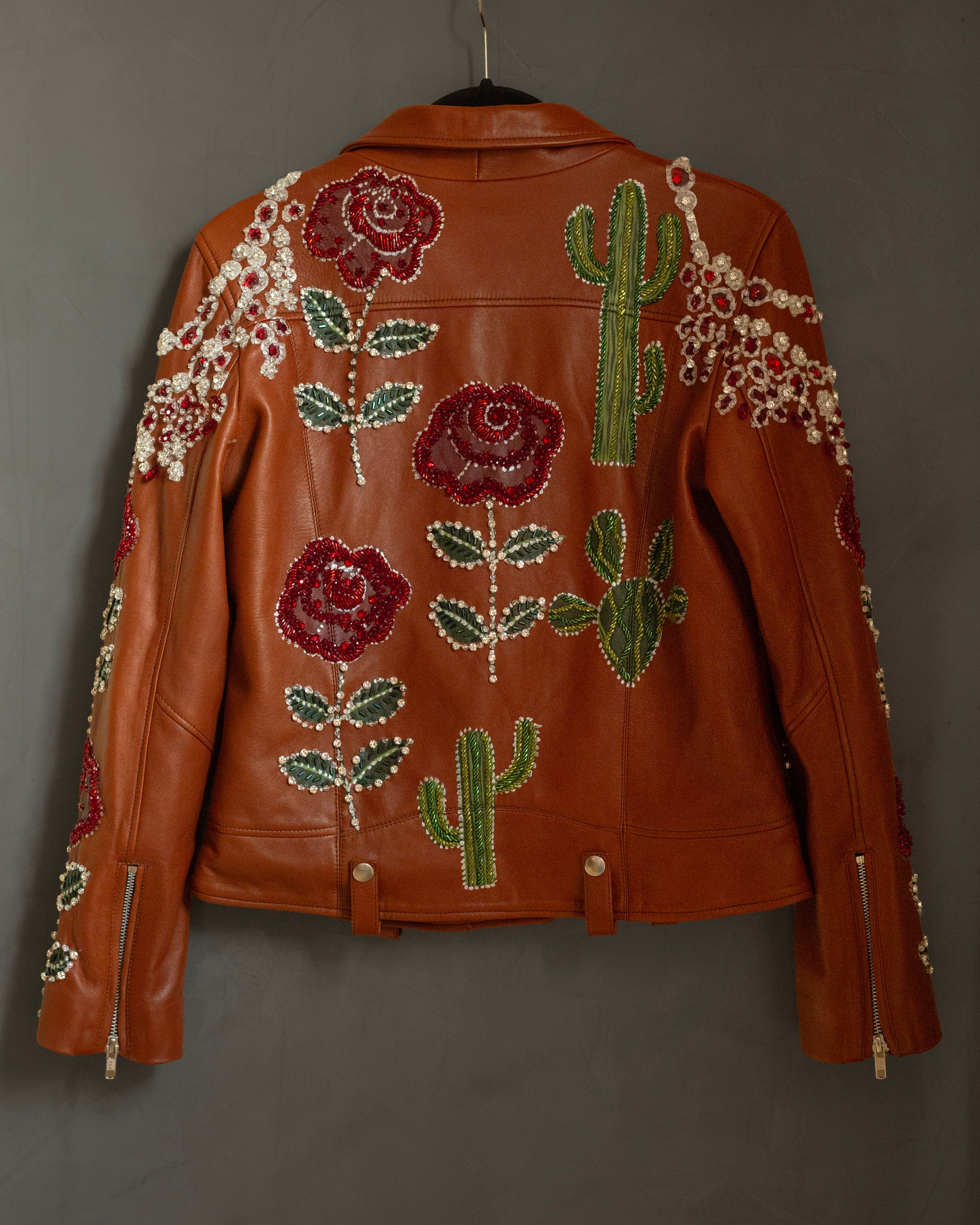 Biker jacket rosas y cactus